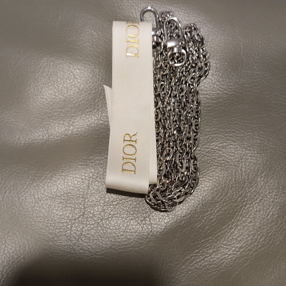 Dior Trio, White Canvas Drawstring Pouch, Chain, Dior Ribbon and Dior Book - Picture 9 of 10